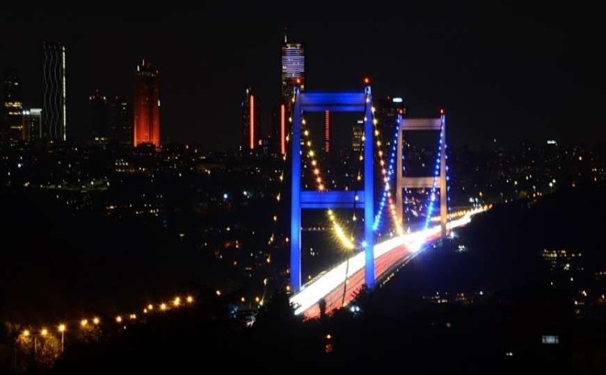 Most "Fatih Sultan Mehmet" u Istanbulu u bojama zastave BiH