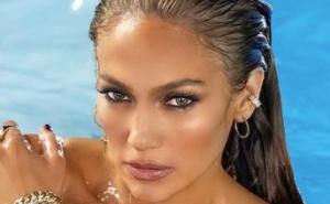 Jennifer Lopez u "magičnim" trapericama koje laskaju ženskoj figuri