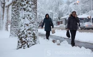 Pogledajte kako jutros izgledaju ulice Sarajeva pod snijegom