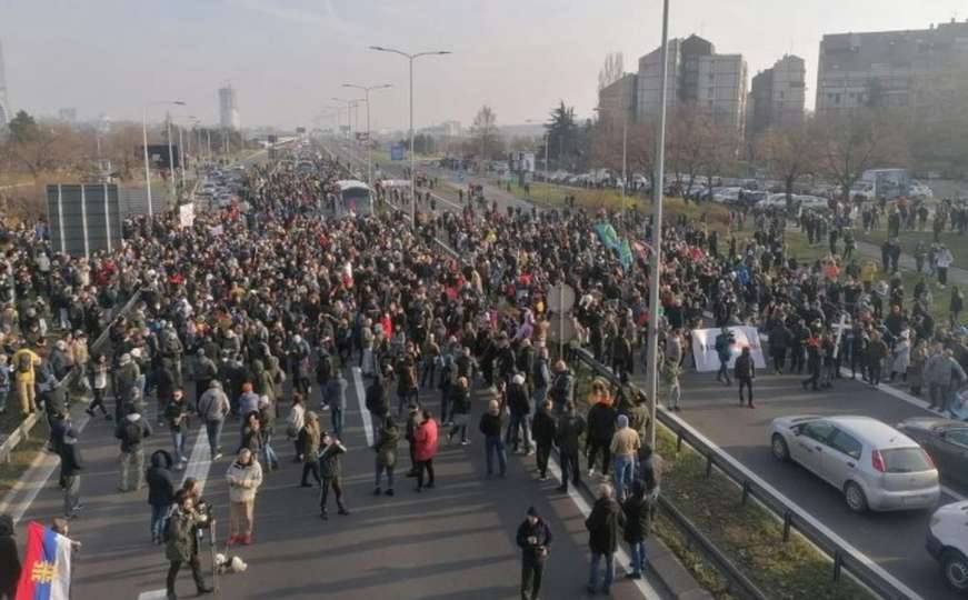 Sve je stalo u Srbiji: Počeli protesti, blokirani putevi