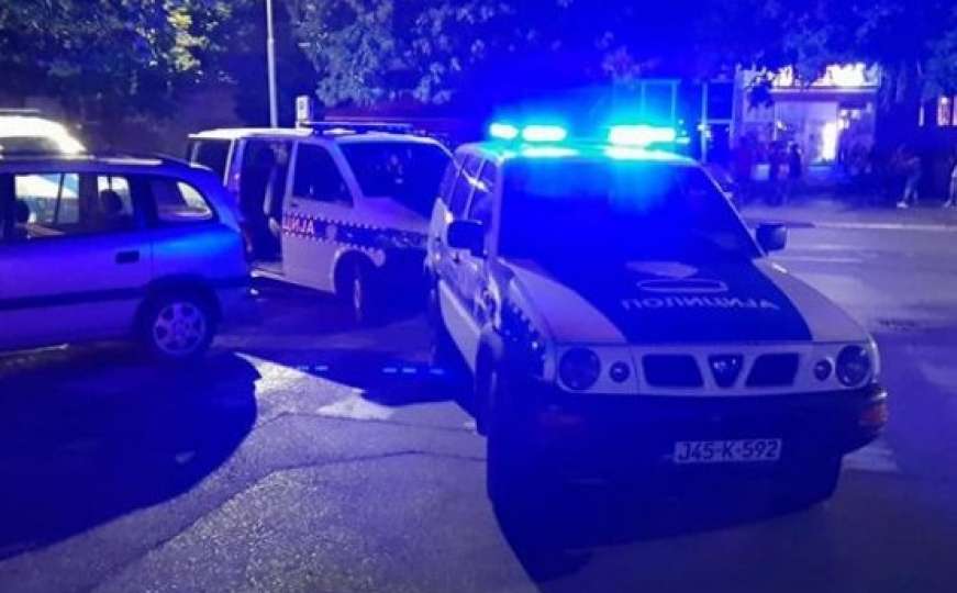 U toku istraga: Policija u WC-u kafića u BiH pronašla tijelo muškarca