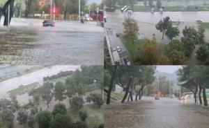 Split je pod vodom: Obilna kiša paralizovala grad, automobili se jedva kreću