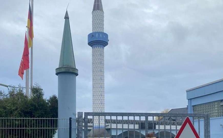 Svinjska glava obješena na vrata džamije u Njemačkoj