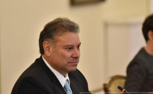 Escobar:  Sankcije su na stolu. Ali, one ne mogu izliječiti zemlju od problema