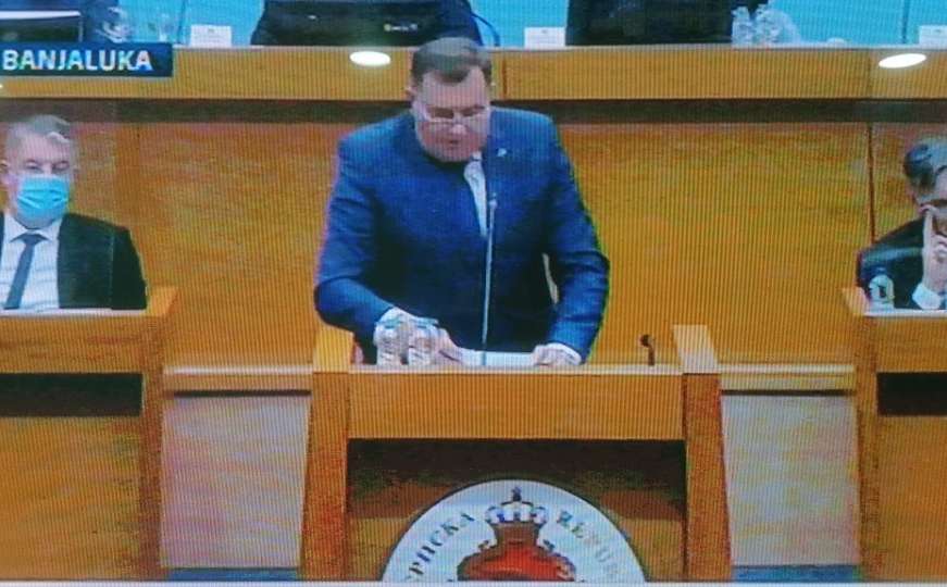 Milorad Dodik sa govornice: Republiku BiH nazvao "papirnatom Republikom"