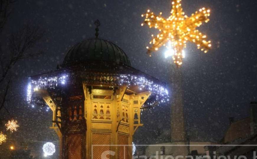 Hladni prsti decembra, stiže Nova godina: Pogledajte kako je ukrašeno Sarajevo
