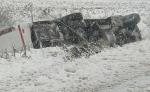 Drama u Pećincima: Prevrnuo se autobus sa odbojkašicama, mještani spašavaju djevojke