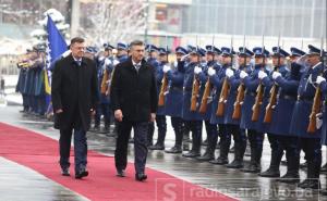 Plenković doputovao u Sarajevo: Svečano dočekan ispred zgrade institucija BiH