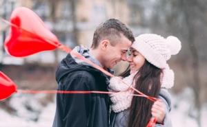 Kako se znaci horoskopa zaljubljuju: Lavovi obasipaju poklonima, Rakovi teško priznaju