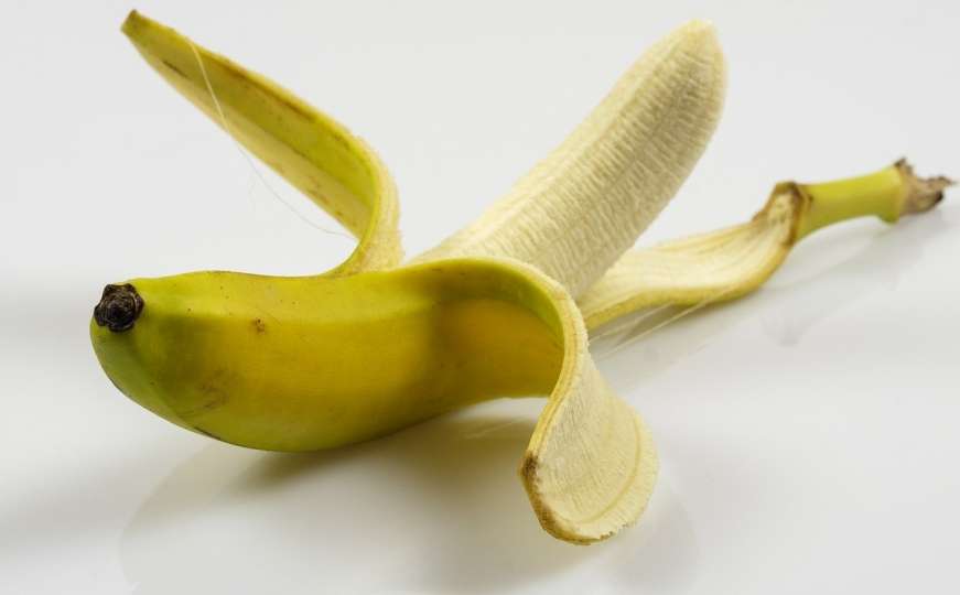 Ne bacajte kore od banane. Evo kako ih možete iskoristiti za cvijeće