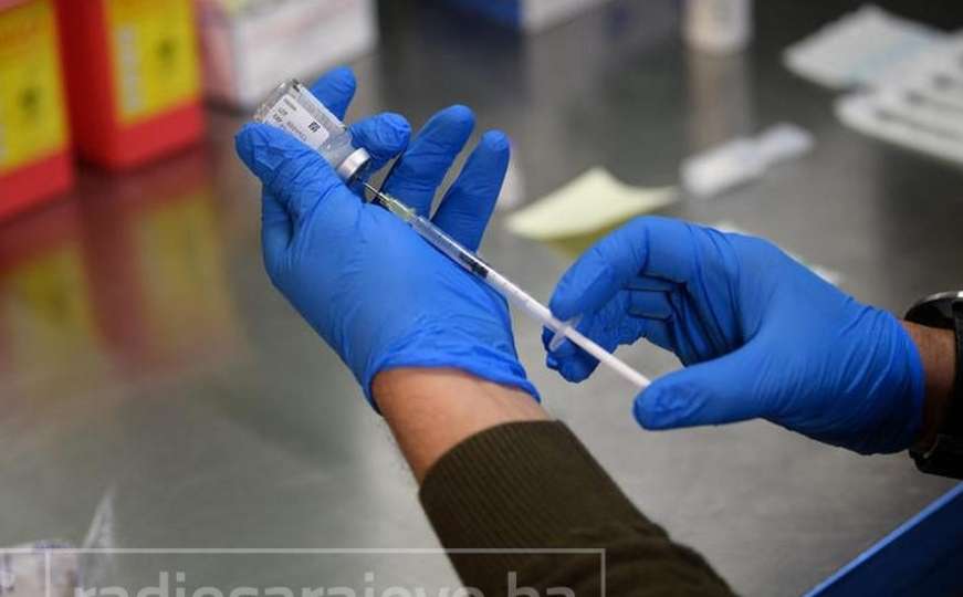 Dvostruka doza Pfizer vakcine pruža 33 posto zaštite od omikrona