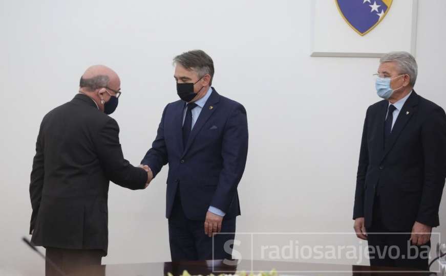 Stuart Peach stigao u Predsjedništvo BiH: London poslao opasnog oficira NATO-a 