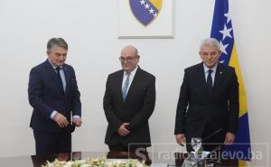 Džaferović nakon sastanka sa Sir Peachom: “Vjerujem da ćemo..."