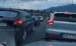 Vozači, oprez: Nepovoljne vremenske prilike na mnogim putevima u BiH