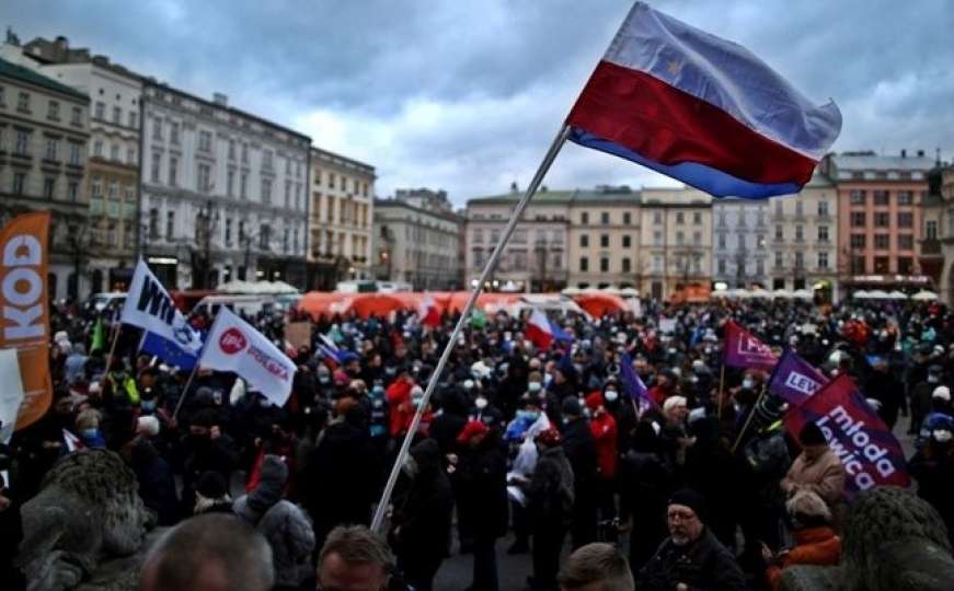 Poljaci protestovali zbog novog zakona: Zbog njega Poljska ušla u sukob i sa SAD