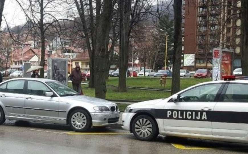 Bahati vozač udario službeno vozilo u BiH, prijetio policajcima, pa uhapšen