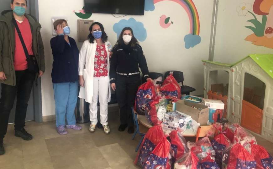 Najmlađi pacijenti Opće bolnice u Sarajevu dobili paketiće