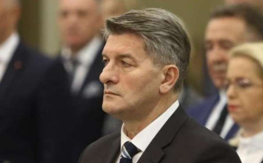 Šemsudinu Mehmedoviću zaprijećeno da će biti uhapšen ako se pojavi u RS