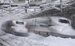 Snijeg u Japanu blokirao saobraćaj, bez struje 3.200 domaćinstava
