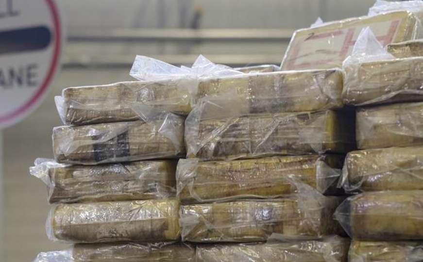 Mornarica Salvadora zaplijenila četiri tone kokaina