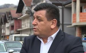 Suvad Šahinović o spornom plakatu u Bužimu: Osuđujem ovaj čin, izvinjavam se svima