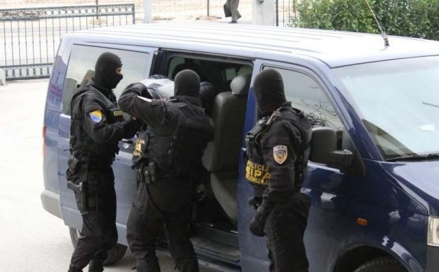 SIPA nastavila hapsiti dilere: U Bosanskom Šamcu oduzeto 10 kg droge