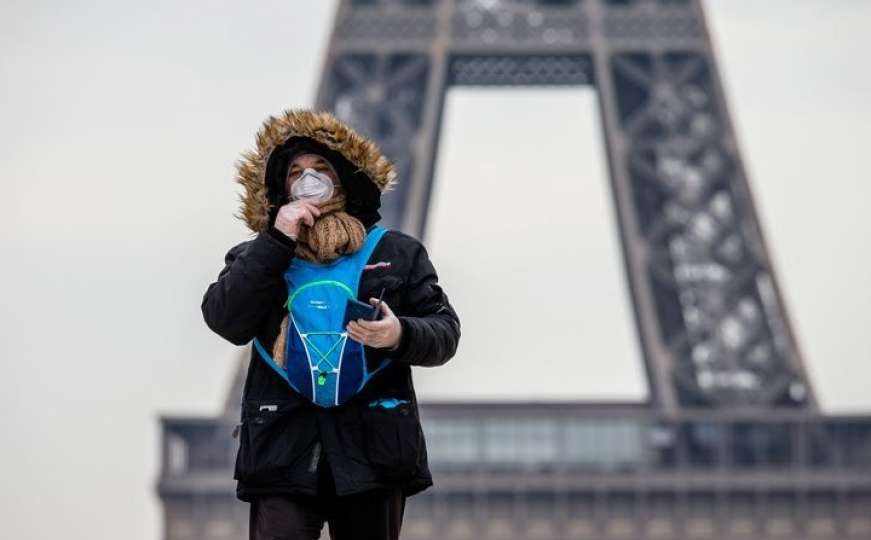 Od petka u Parizu maske opet obavezne i na otvorenom