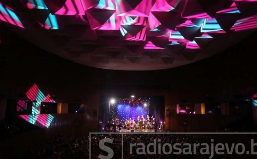 Uz Ranka Rihtmana i Zdenku Kovačiček, Sarajevo Big Band ponovo oduševio publiku 