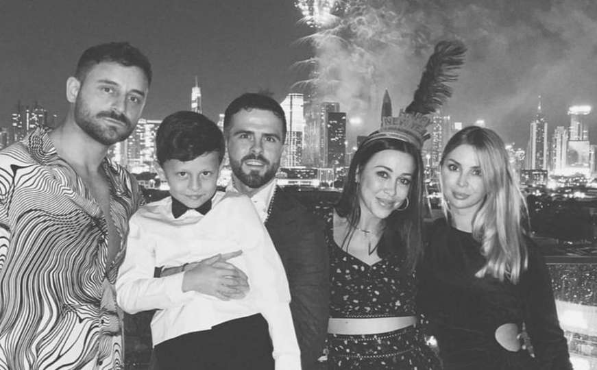 Miralem Pjanić s porodicom slavi Novu godinu u Dubaiju