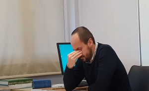 Učenici Begove medrese profesora rasplakali poklonom 