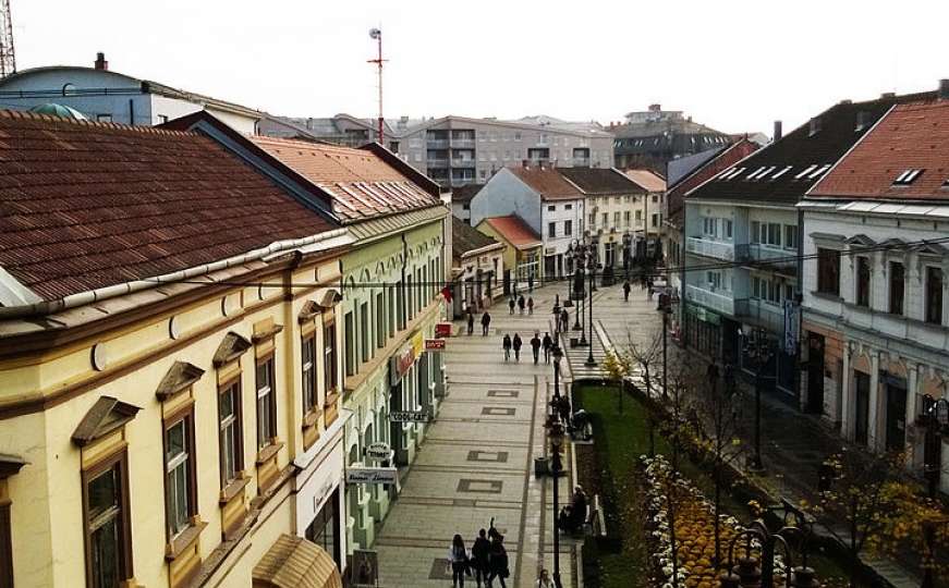 Sramotno: U Brčkom uništen grafit posvećen žrtvama genocida u Srebrenici