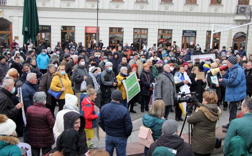 Protesti za BiH u Tuzli: Ne damo Bosnu!