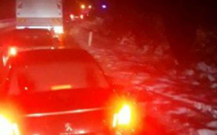 Težak udes na brzoj cesti kod Sarajeva, šest osoba u bolnici 