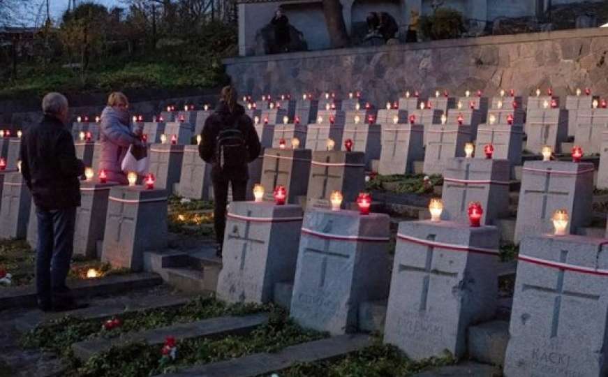U Poljskoj od COVID-a do sada umrlo više od 100.000 ljudi