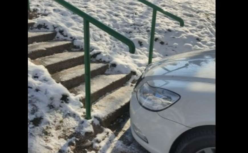 Sarajevo: "Parking papak probao uz stepenice pa nije mogao..."