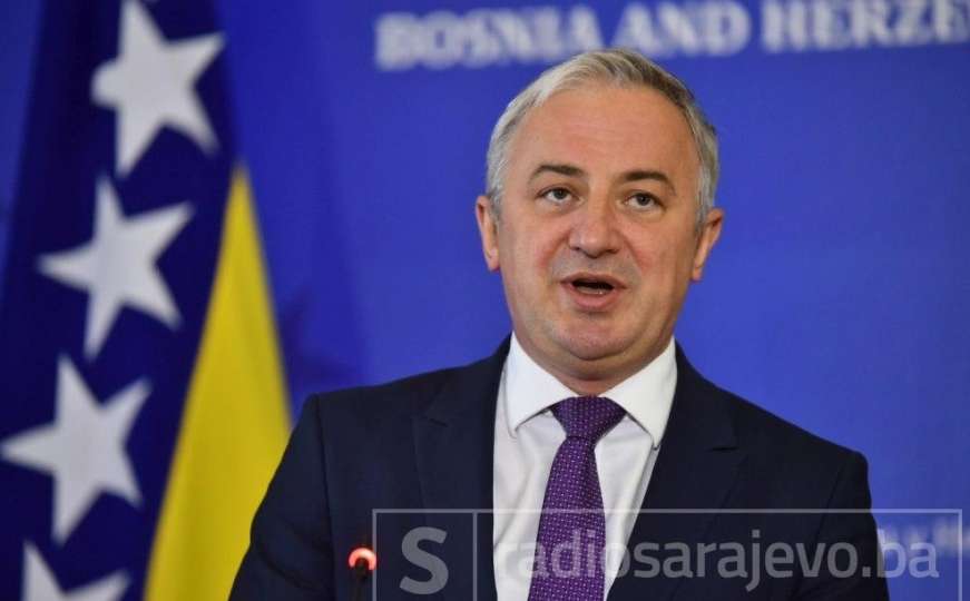 Borenović: Dodik se vraća u institucije BiH pognute glave svom prijatelju SDA