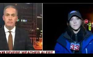 Reporterku udario automobil tokom javljanja uživo