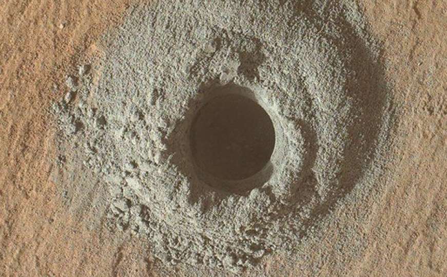 NASA-in rover Curiosity izbušio je rupe u Marsu i pronašao nešto vrlo čudno