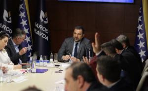 NiP: Pregovore o izmjenama ustava i izbornog zakonodavstva vratiti u institucije BiH