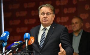 Nikšić pisao ambasadorima: Deblokada institucija pa pregovori