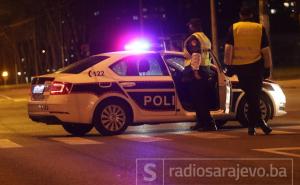 Prevrnulo se vozilo u Sarajevu, udarilo u trafostanicu: Policija na terenu