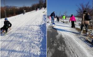 U sarajevskom parku druženje ko' nekad: Smijeh, sankanje, grudvanje...