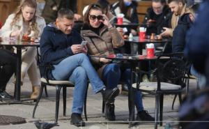 U Sarajevu počinje izdavanje naljepnica "Covid Safe Zone" za kafiće