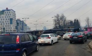 Kolaps saobraćaja u Sarajevu, stvorene velike gužve 