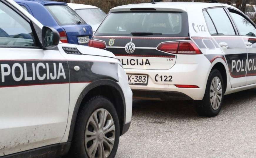 Nesreća u BiH: Tri osobe povrijeđene u žestokom sudaru Audija i Seata 