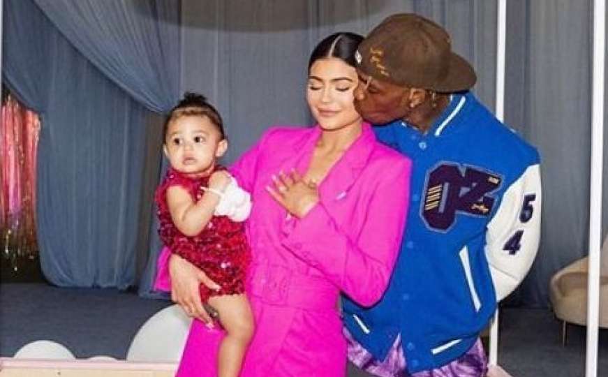 Kylie Jenner dobila drugo dijete i nakon pet dana otkrila spol bebe