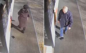 Snimak mnoge prevario: Ženi ispao novčanik, gledajte reakciju starijeg čovjeka