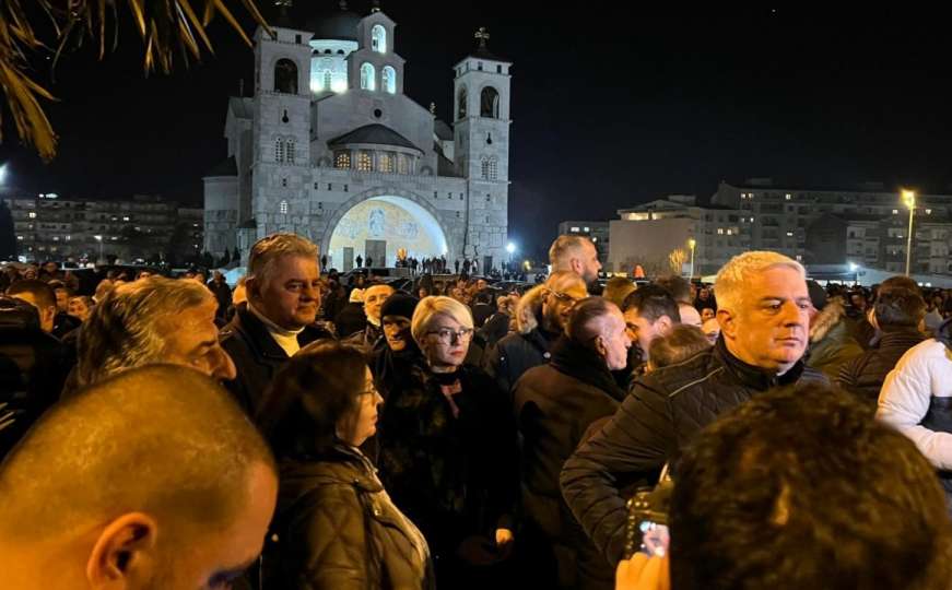 Protest u Crnoj Gori: Pogledajte kako je večeras u Podgorici