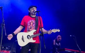 Zabranjeno pušenje i "Djevojčice kojima miriše koža"