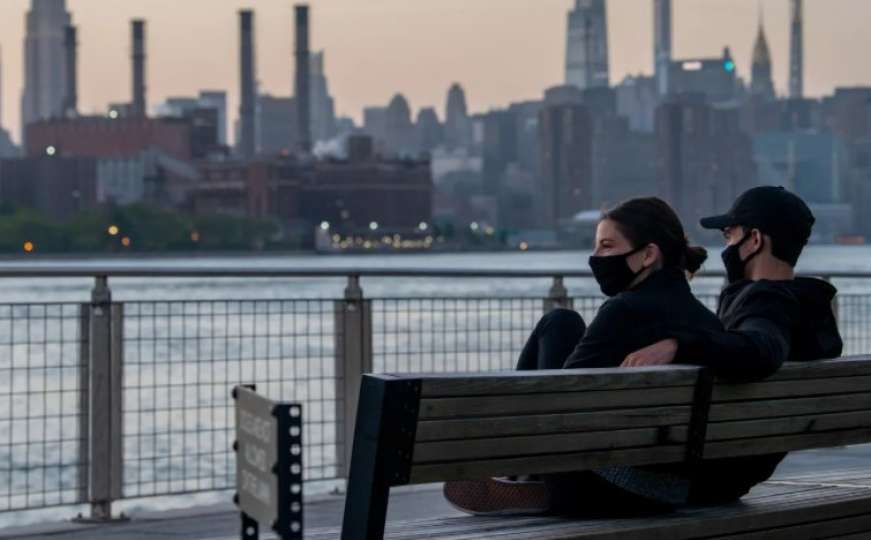 U New Yorku ukinuta obaveza nošenja maski